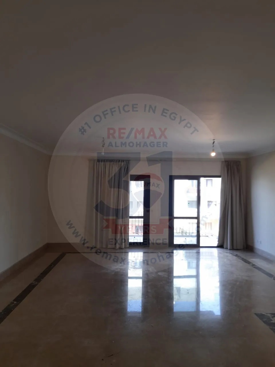 210 sqm apartment for rent in Eastown