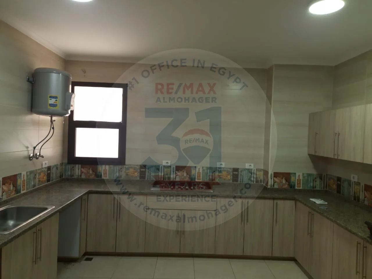 Apartment for rent in Eastown - Fifth Settlement, 210 m