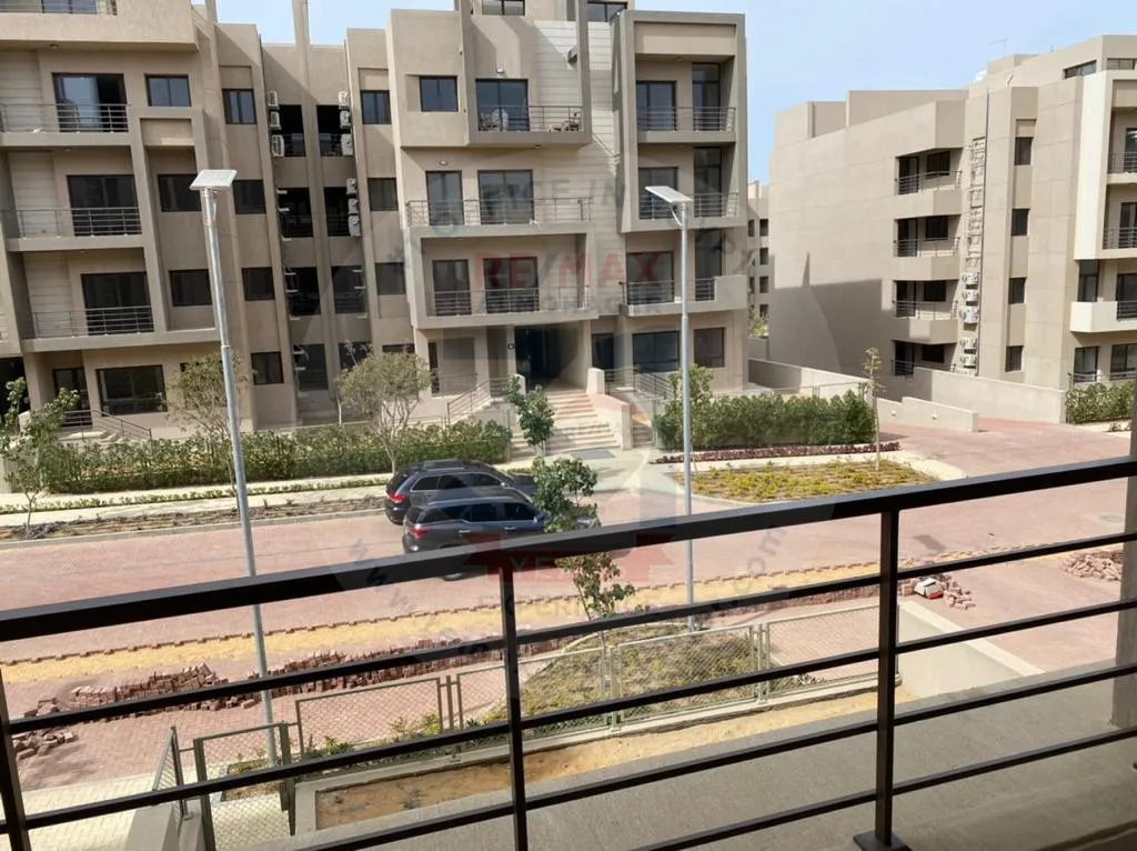 شقة للبيع في كمبوند فيفث سكوير  القاهرة الجديدة