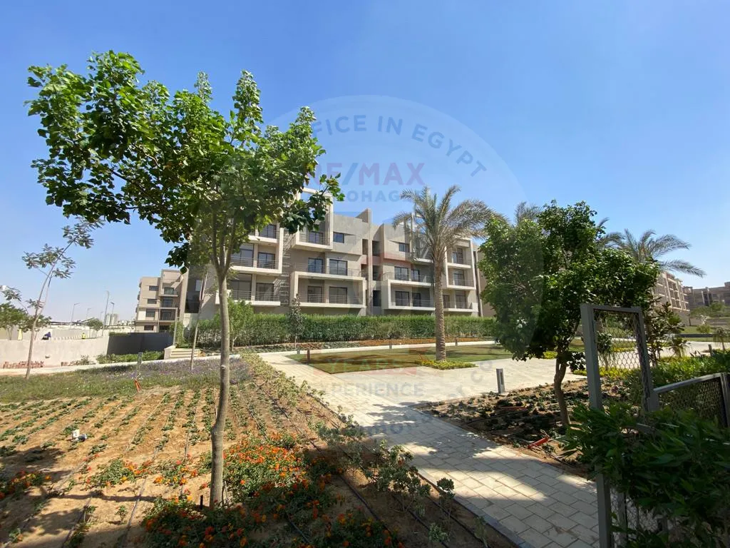 Apartment for sale in Fifth Square,