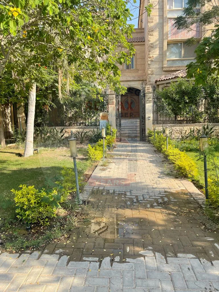 فيلا للايجار فى كمبوند قطامية ريزدنس