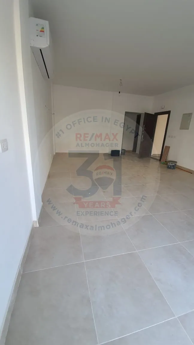 For rent in Fifth Square, apartment 96m