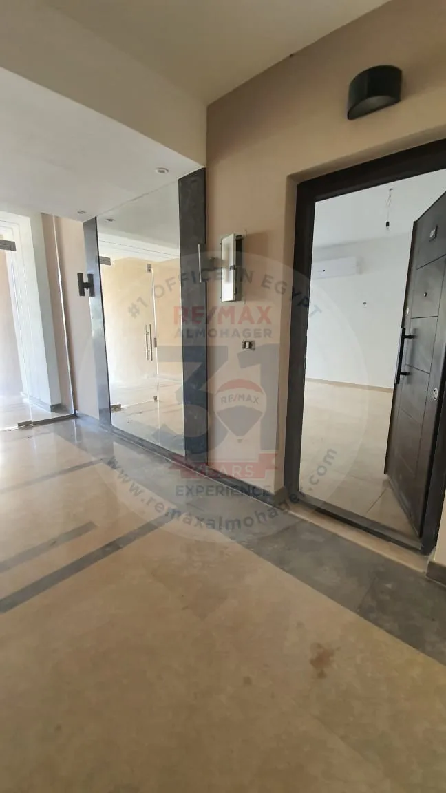 For rent in Fifth Square, New Cairo