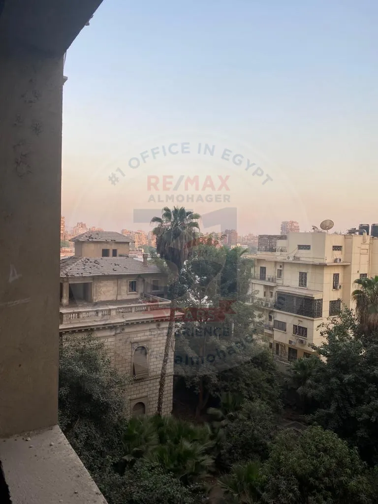 Apartment for sale in Giza, in a prime location on the Nile Corniche, 250 meters