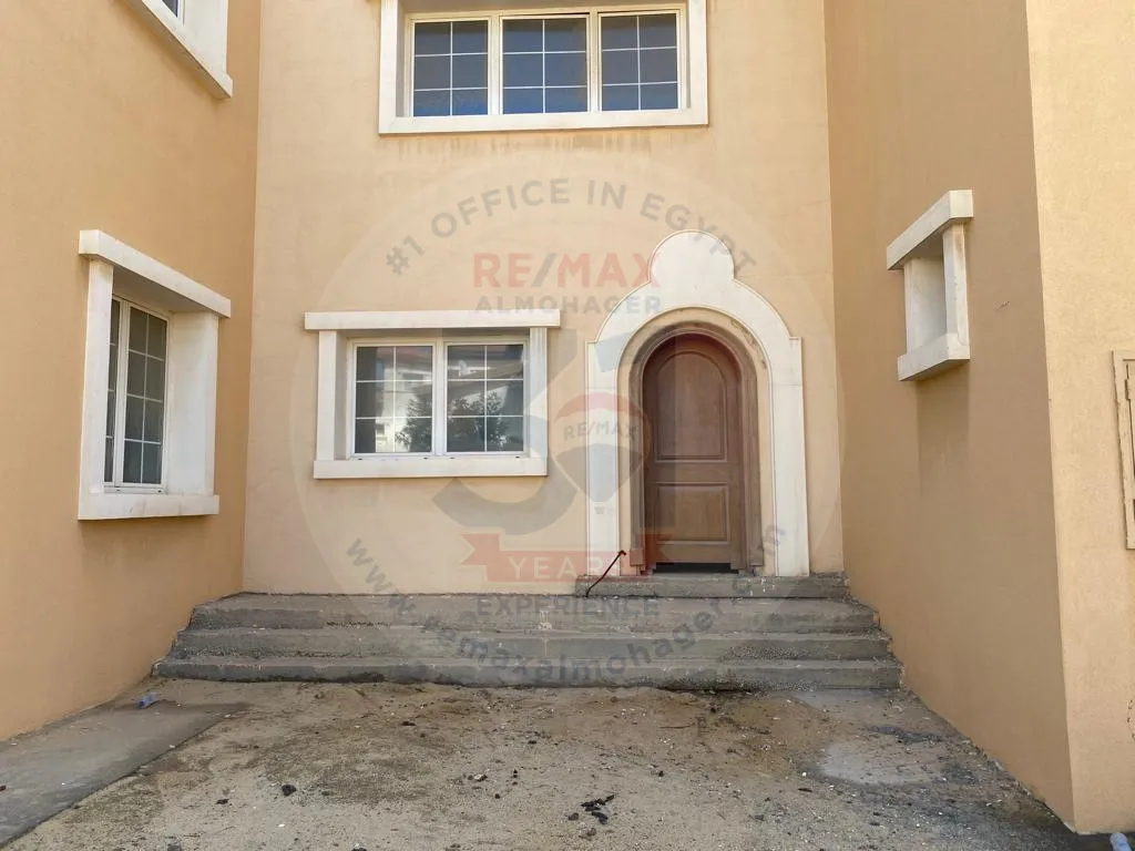 Townhouse for sale in Fifth Settlement
