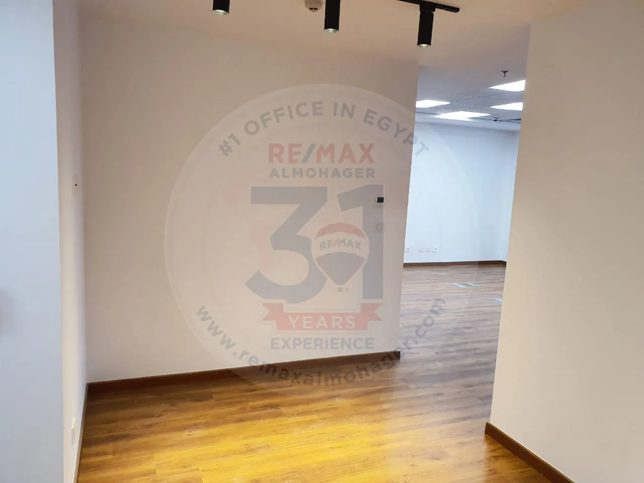 Own your Unique office in the portal area of ​​152 m