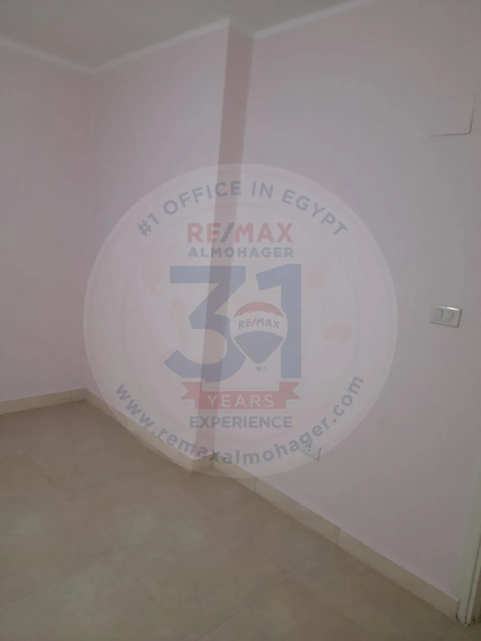 Apartment for sale in Mohandseen with electricity and water meter