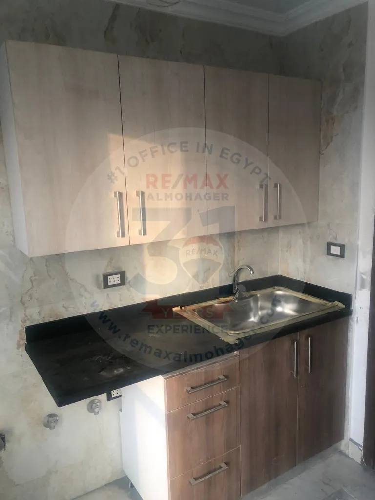 Studio for rent in Eastown