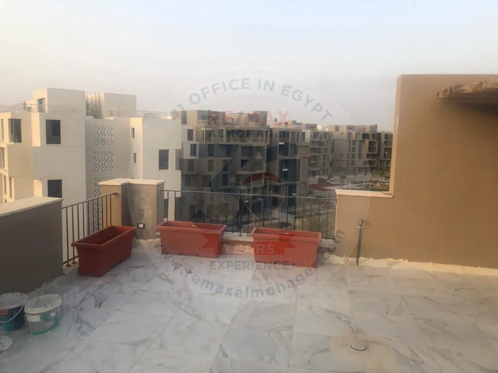 Studio for rent in Eastown New Cairo with AC