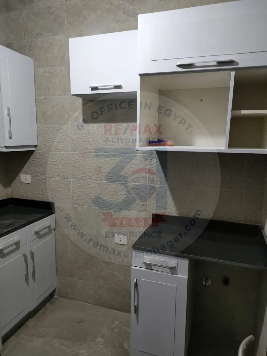 North faced properties for rent in fifth square