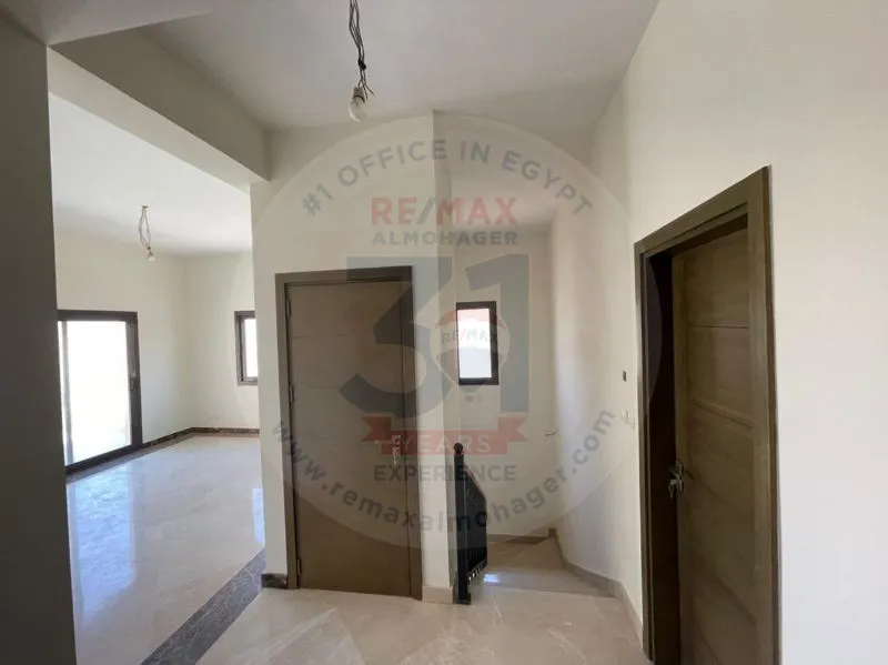 فيلا للايجار في اب تاون كايرو بالمقطم 585 متر