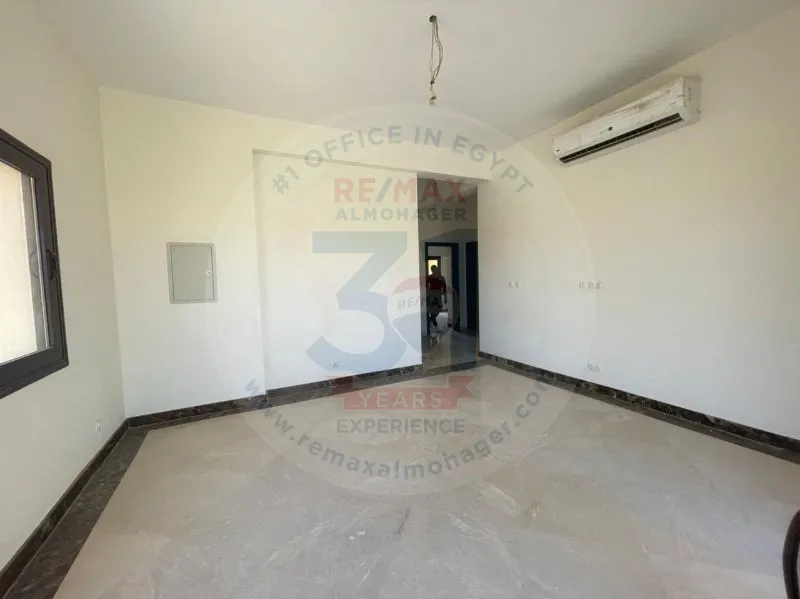 فيلا للايجار في اب تاون كايرو بالمقطم 585 متر