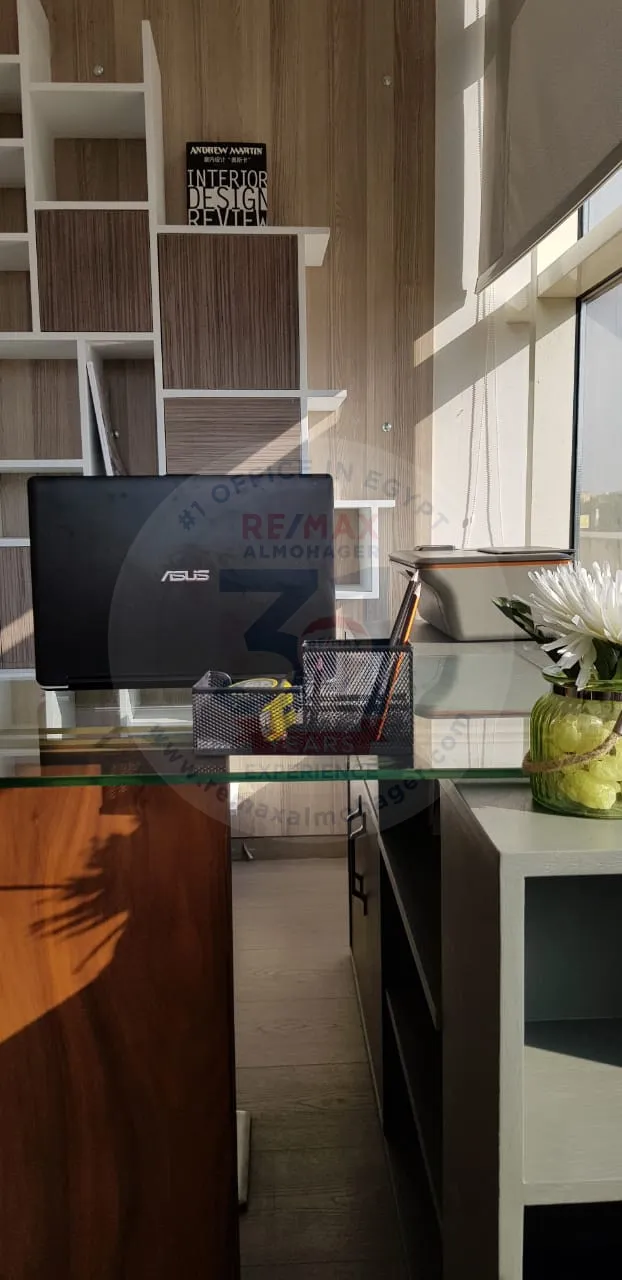 Office for rent in Plaza - Sheikh Zayed, 100m