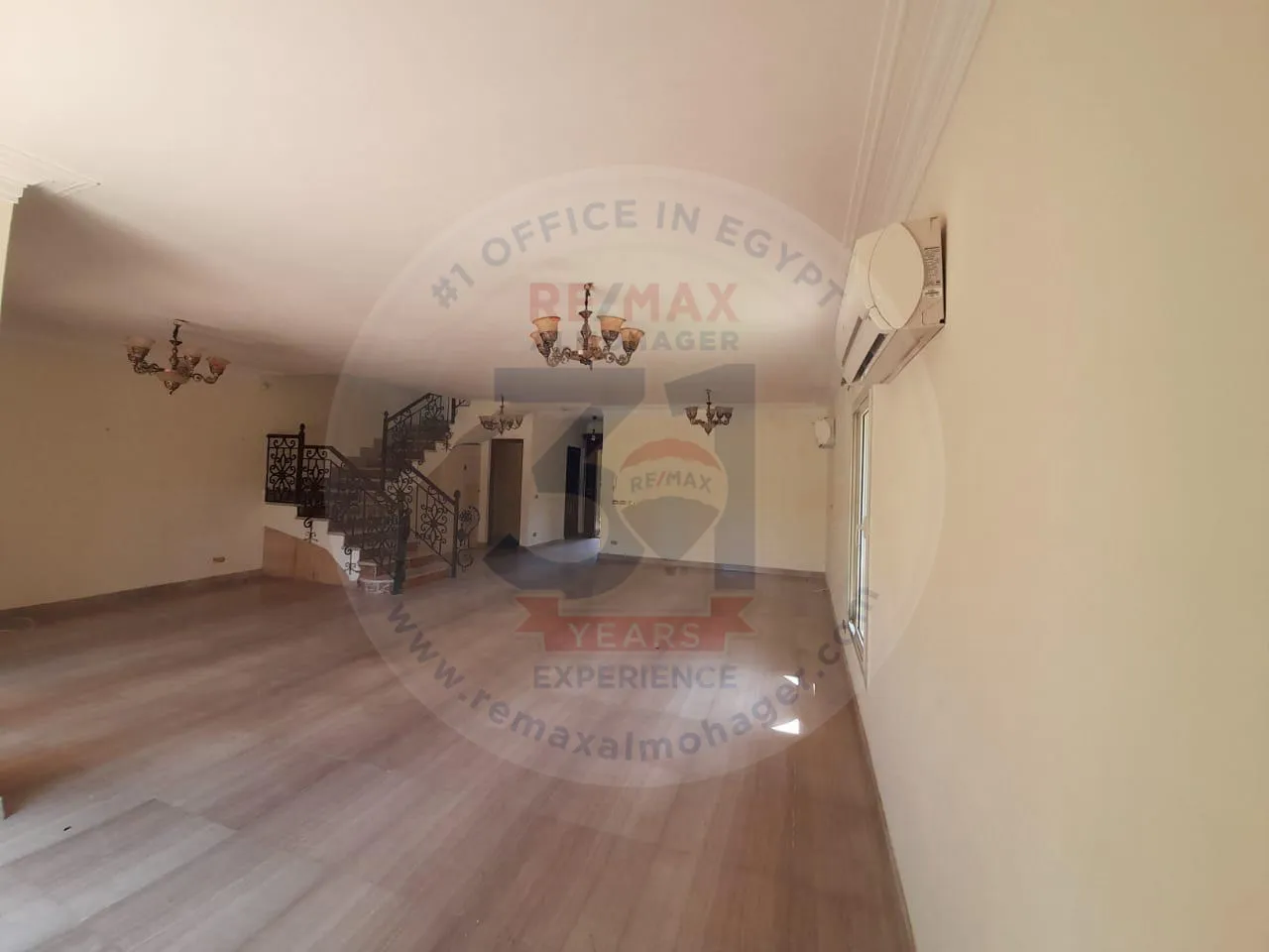 للبيع توين هاوس بالربوه الشيخ زايد بموقع متميز - مساحة الارض 542 متر