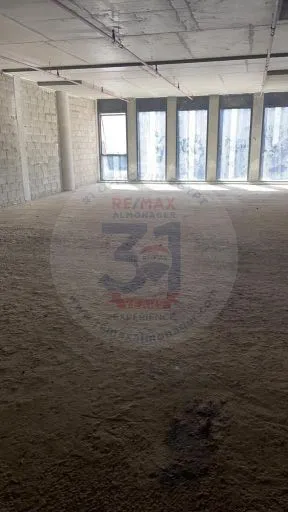 Office for rent in Eastown176m