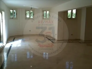 5 bedrooms villa for rent with kitchen and air condioers