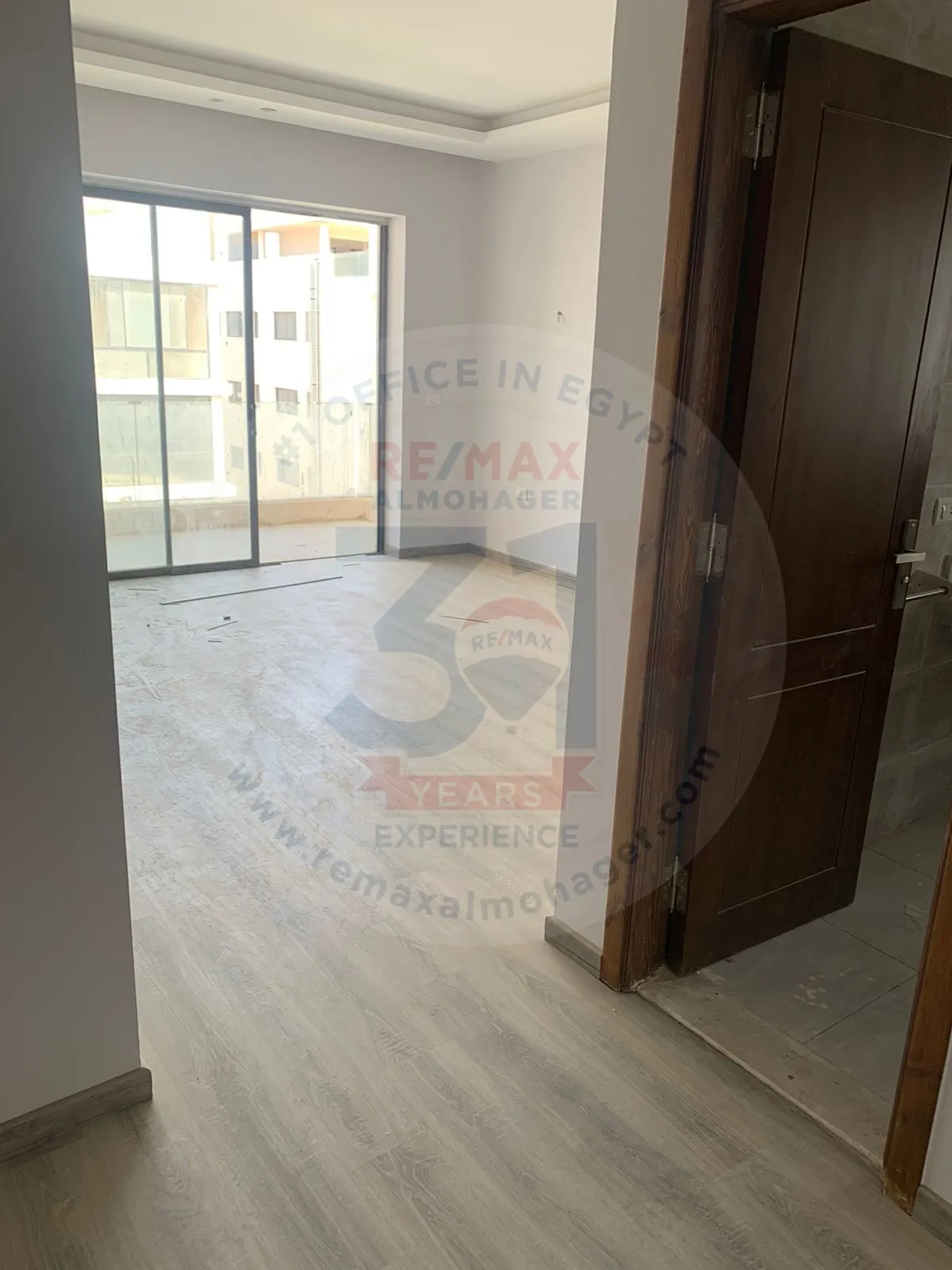 شقة للايجار فى ليك فيو ريزيدنس