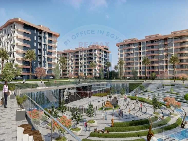 فى ميدتاون كومبوند شقة للبيع