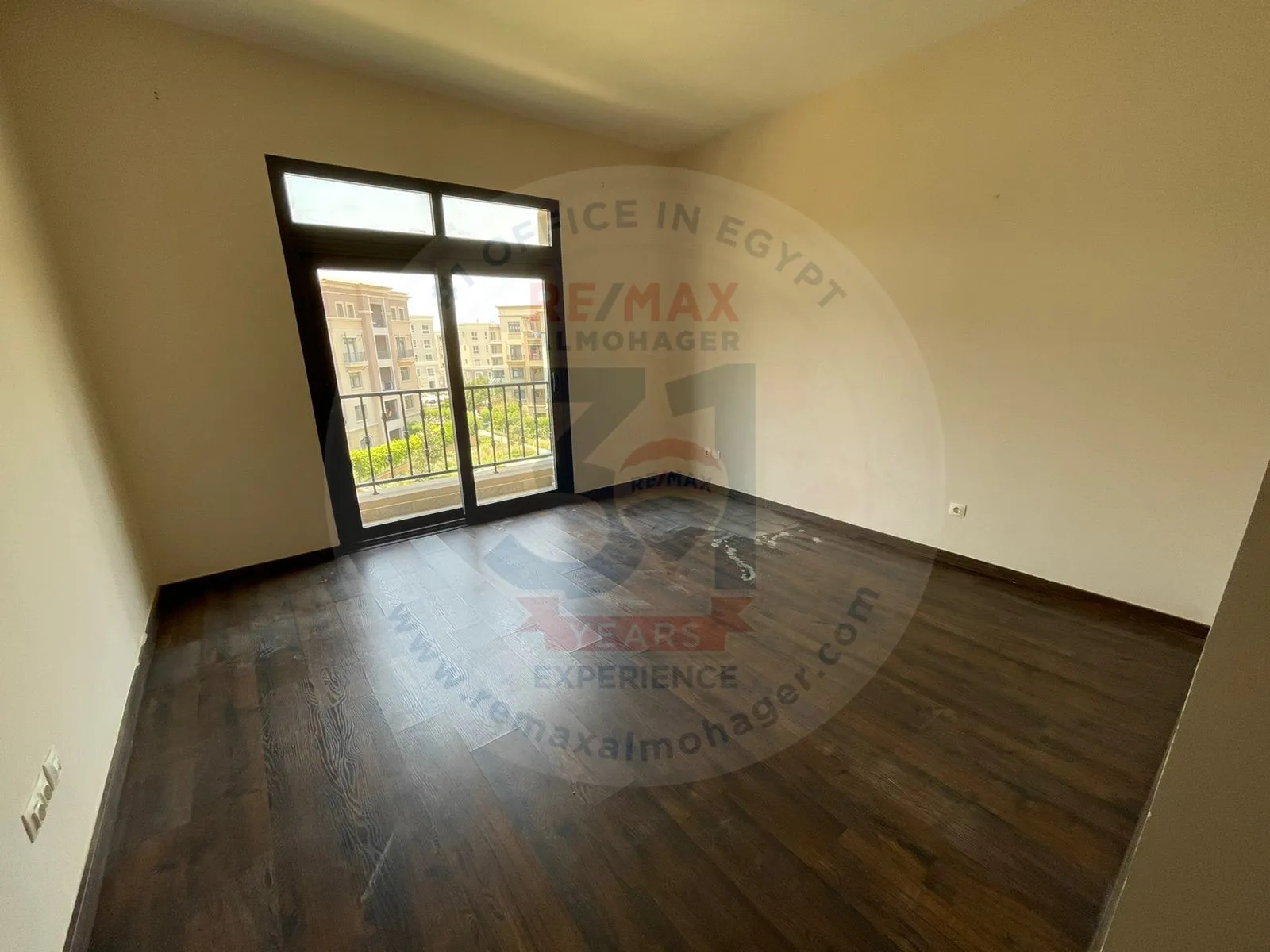 3 bedrooms apartment for rent with kitchen