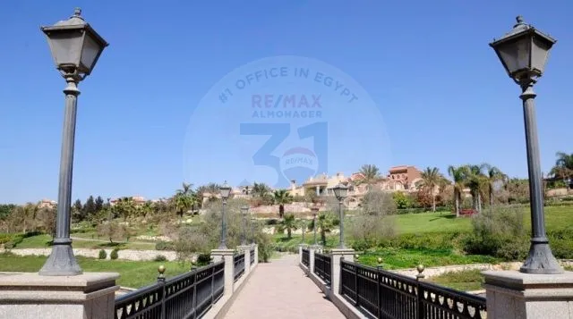 semi-Furnished villa with swimming pool for rent in Arabella