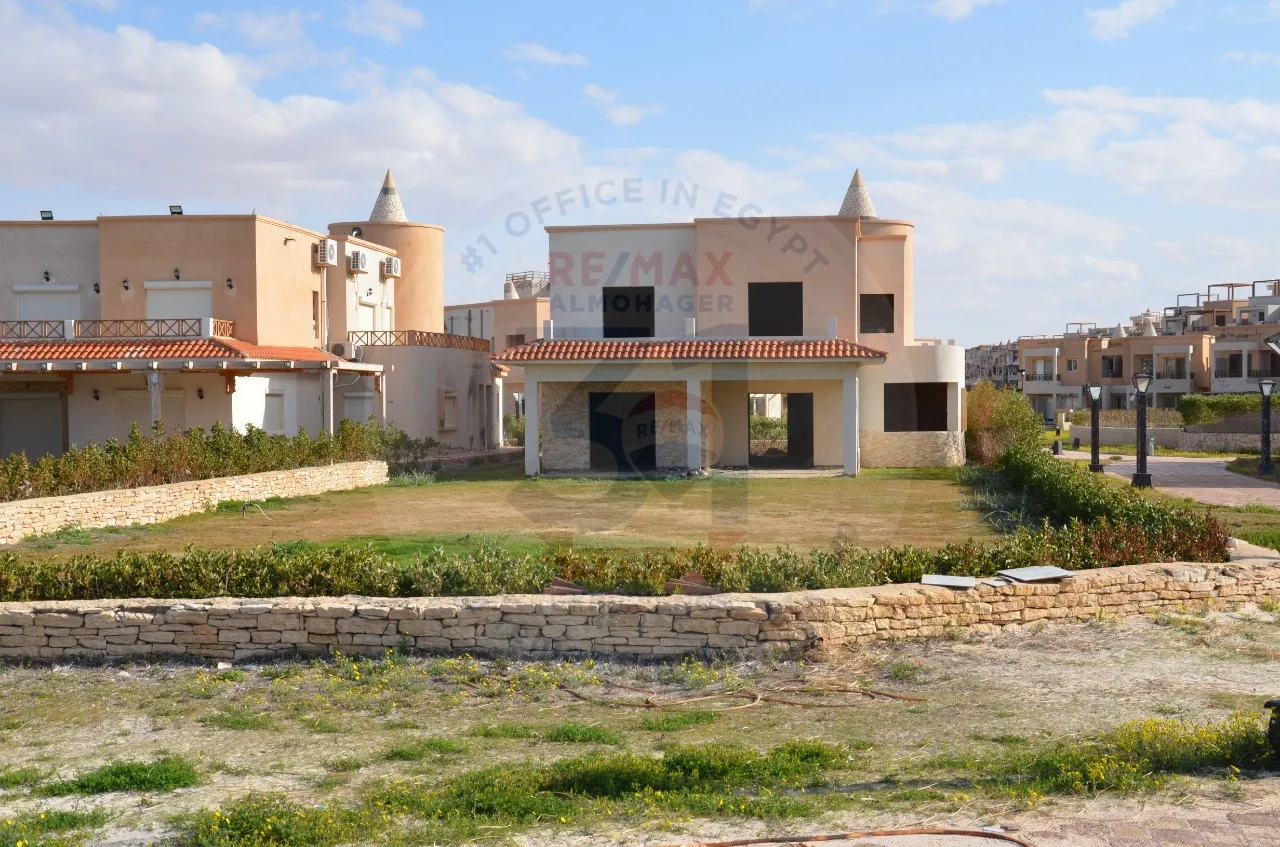 500 M Villa for sale in Dimora