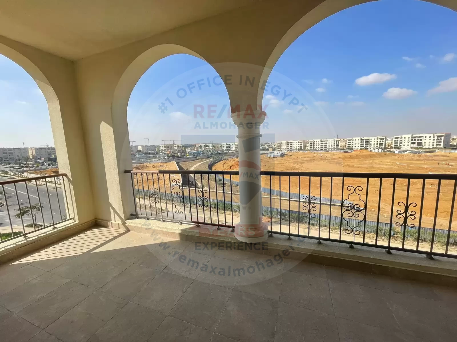 250 sqm apartment for sale in Crescent Mivida Street