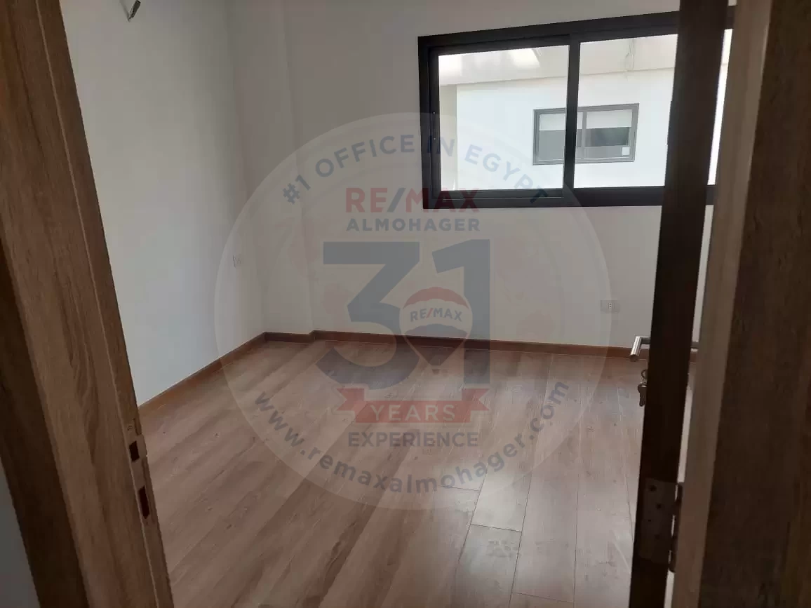 Apartment with Garden for rent in Fifth Square