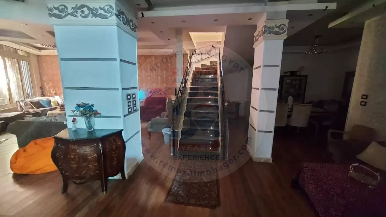 دوبلكس بحديقة للبيع فى القاهرة الجديدة