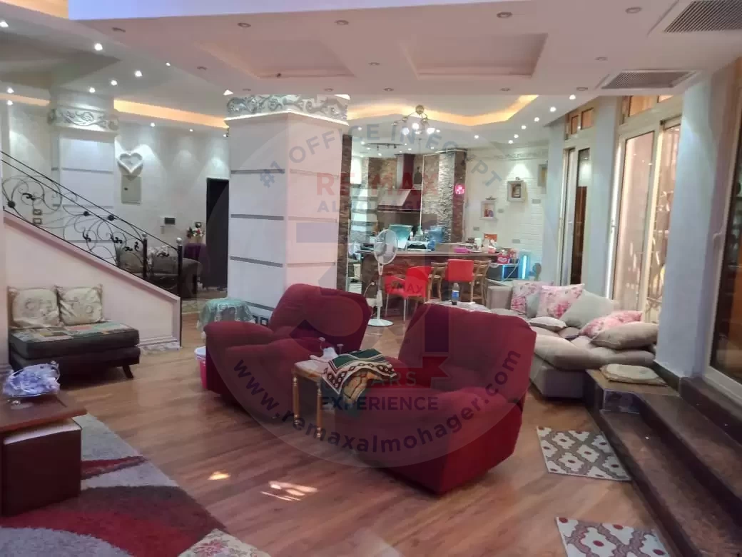 Duplex with garden for sale in New Cairo