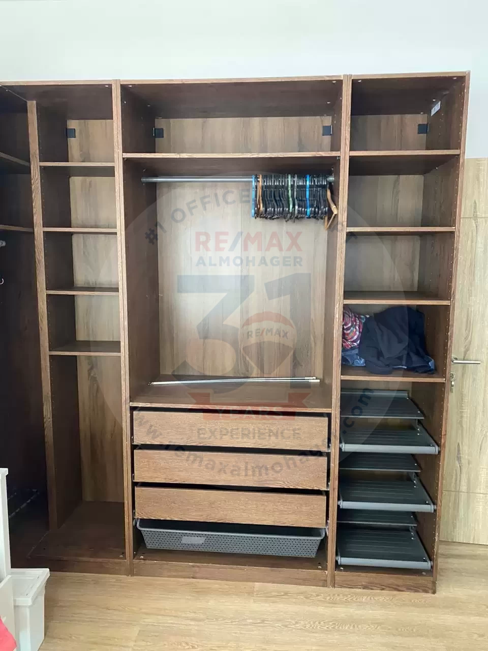 شقة للايجار في كموبند فيفث سكوير