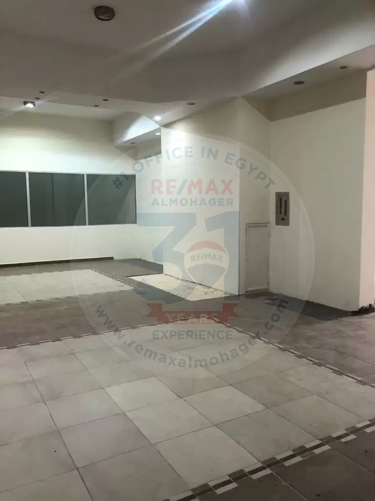 محل 580 متر للإيجار فى مدينة نصر