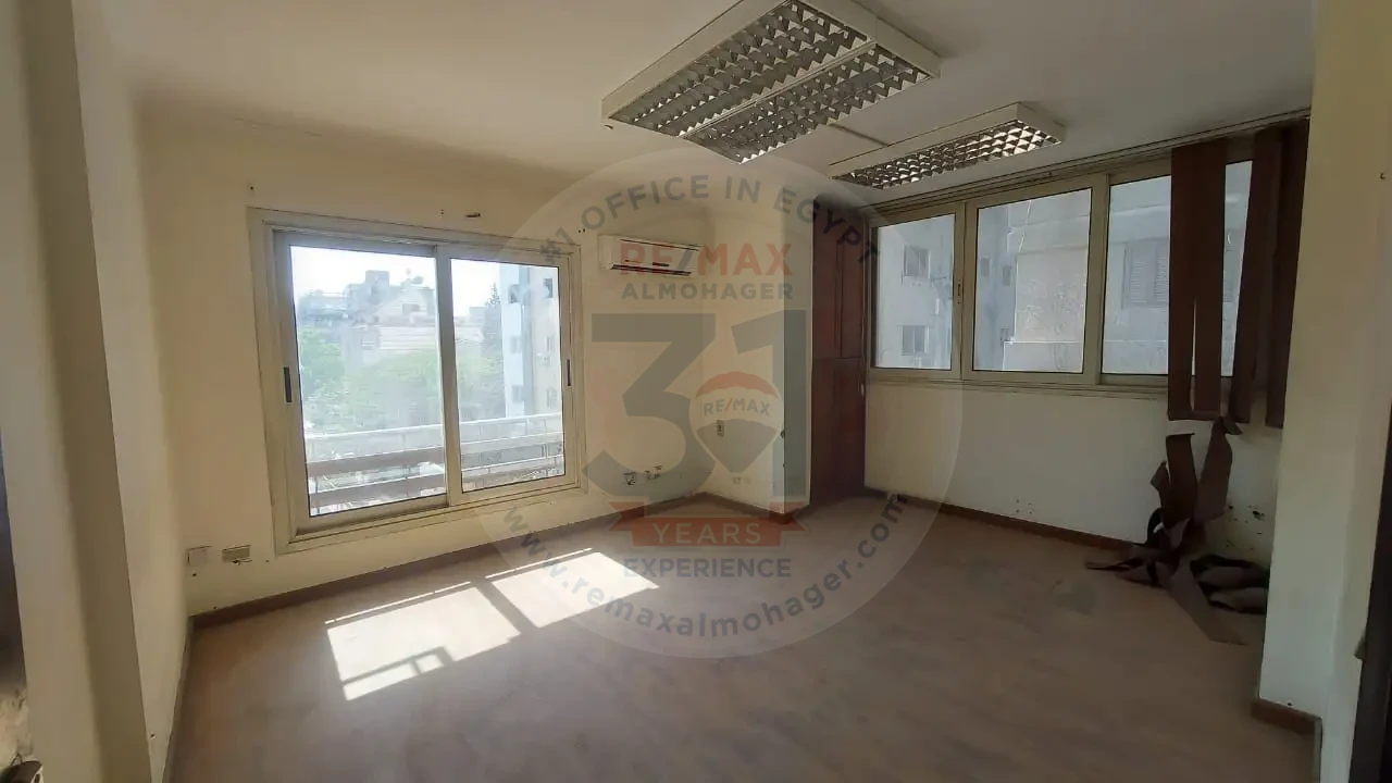 Administrative Office for Rent in New Maadi, 300 m