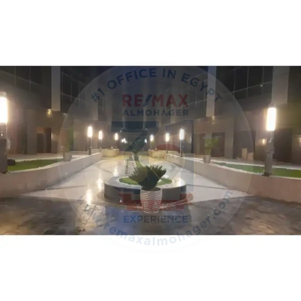 صيدلية للبيع في فاليو مول