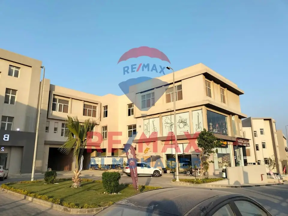 محلين دور أرضي للإيجار بالشيخ زايد في مول كارما 4