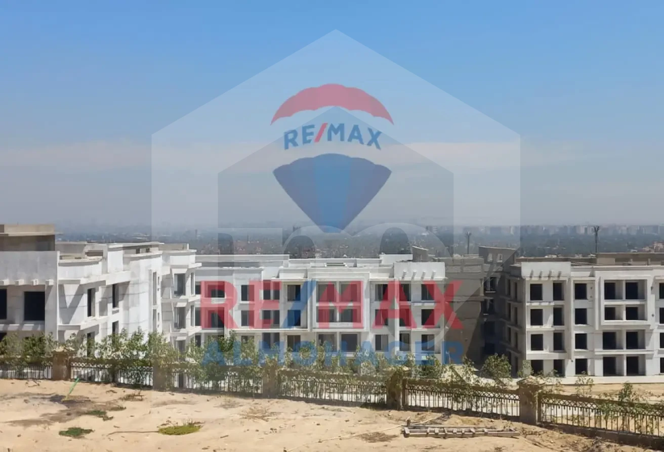 Elegant Twin House with Pool and Garden - City View Residential