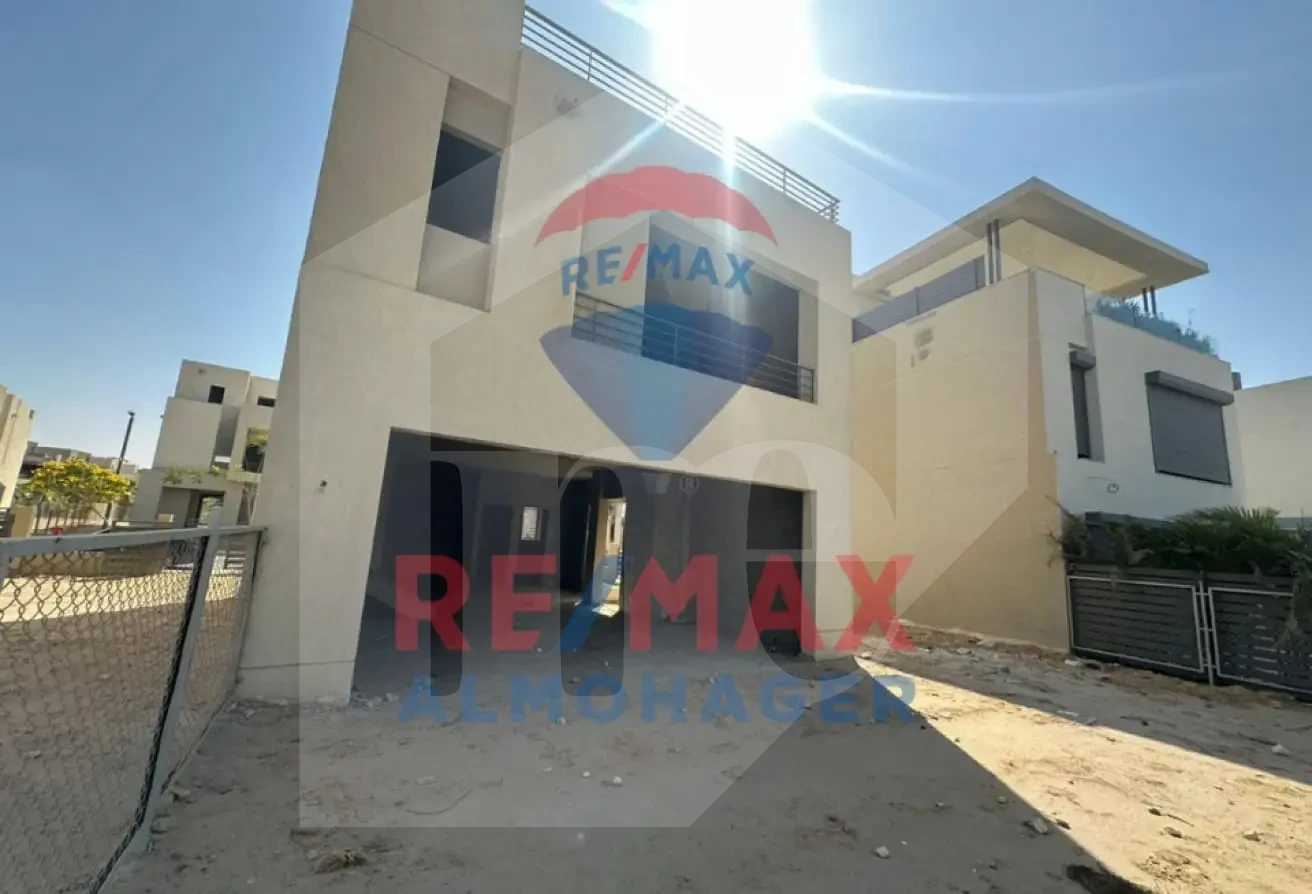 3 Adjacent Independent Villas for Sale in The Crown - Palm Hills, 6th of October - Can Be Sold Together or Separately