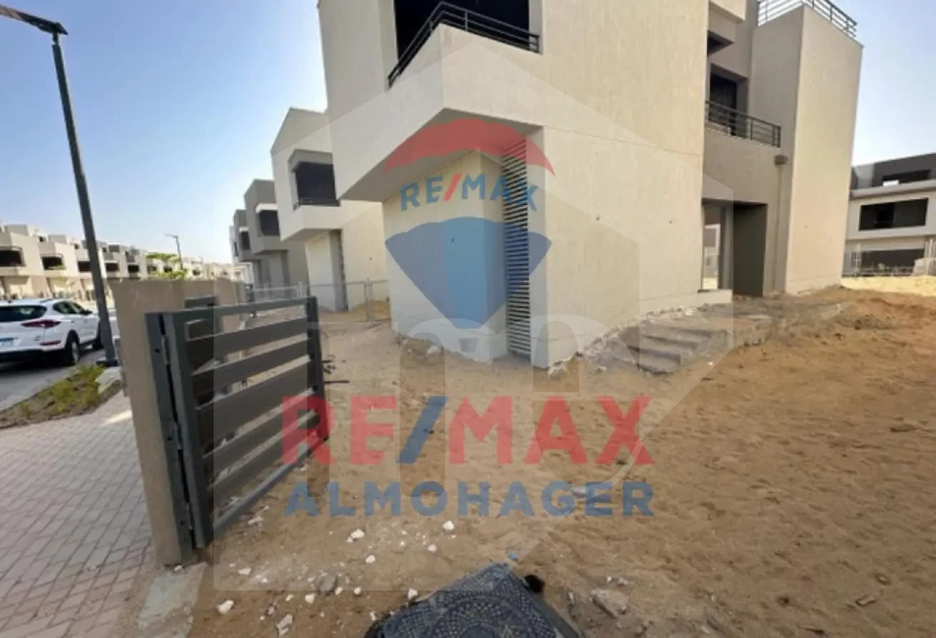 Independent Adjacent Villas for Sale in The Crown - Palm Hills 6th October (3 Units Available Individually or Combined)
