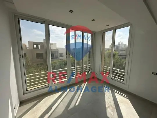 تاون هاوس مثالي للعائلات في بالم هيلز