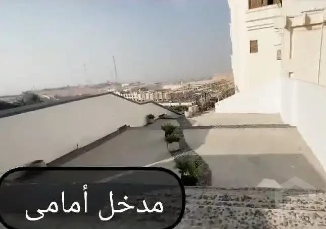 شقة مدخلين خاصين