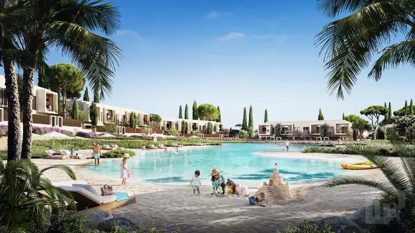 عقار ساحلي تاون للبيع