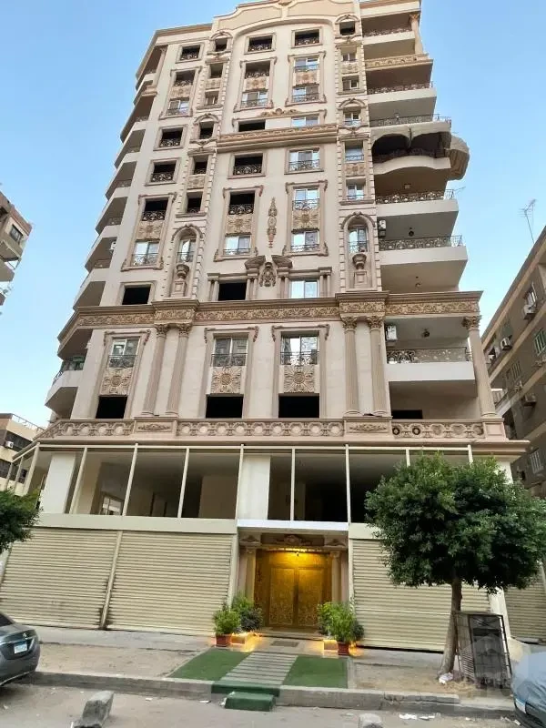 شقة فاخرة مفروشة بالكامل للإيجار في أحدث أبراج شارع حسنين هيكل الرئيسي بمدينة نصر