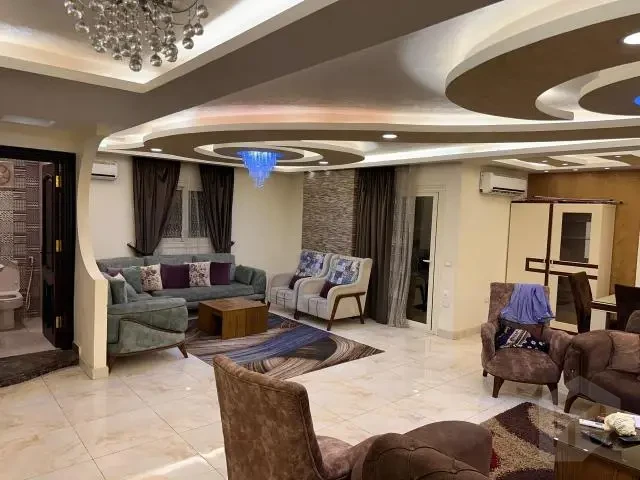 شقة فاخرة مفروشة بالكامل للإيجار في أحدث أبراج شارع حسنين هيكل الرئيسي بمدينة نصر