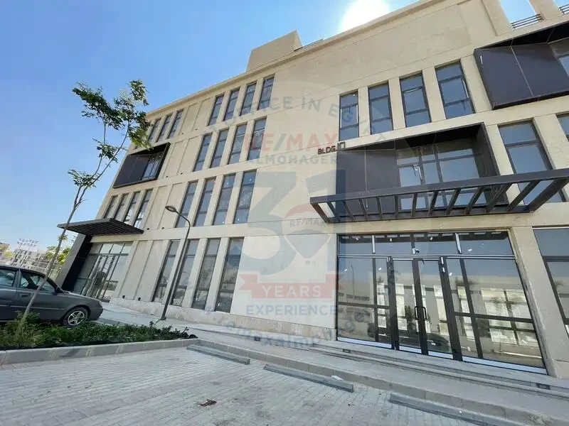 Commercial building for rent in Nasr City.