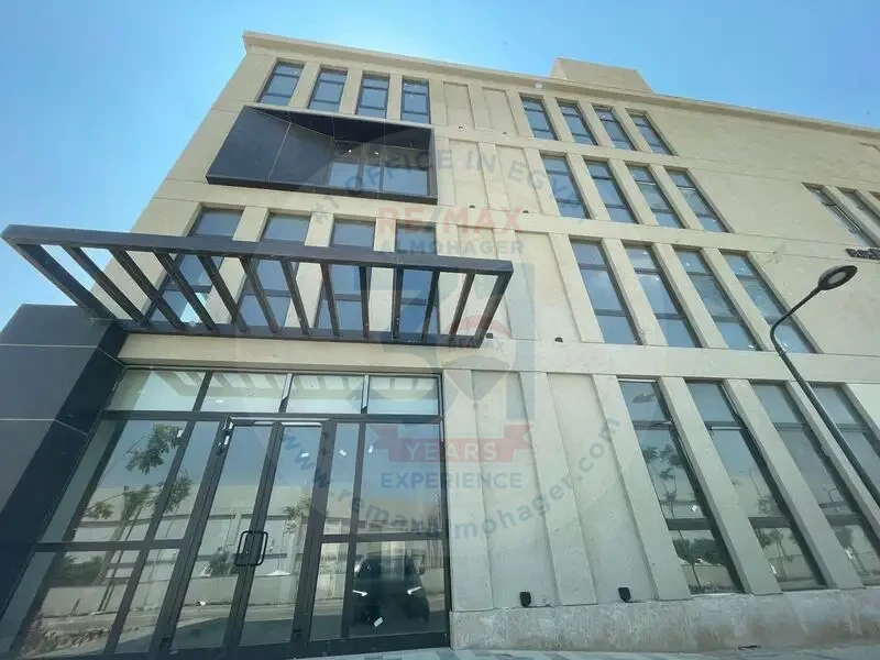 Commercial building for rent in downtown Cairo.