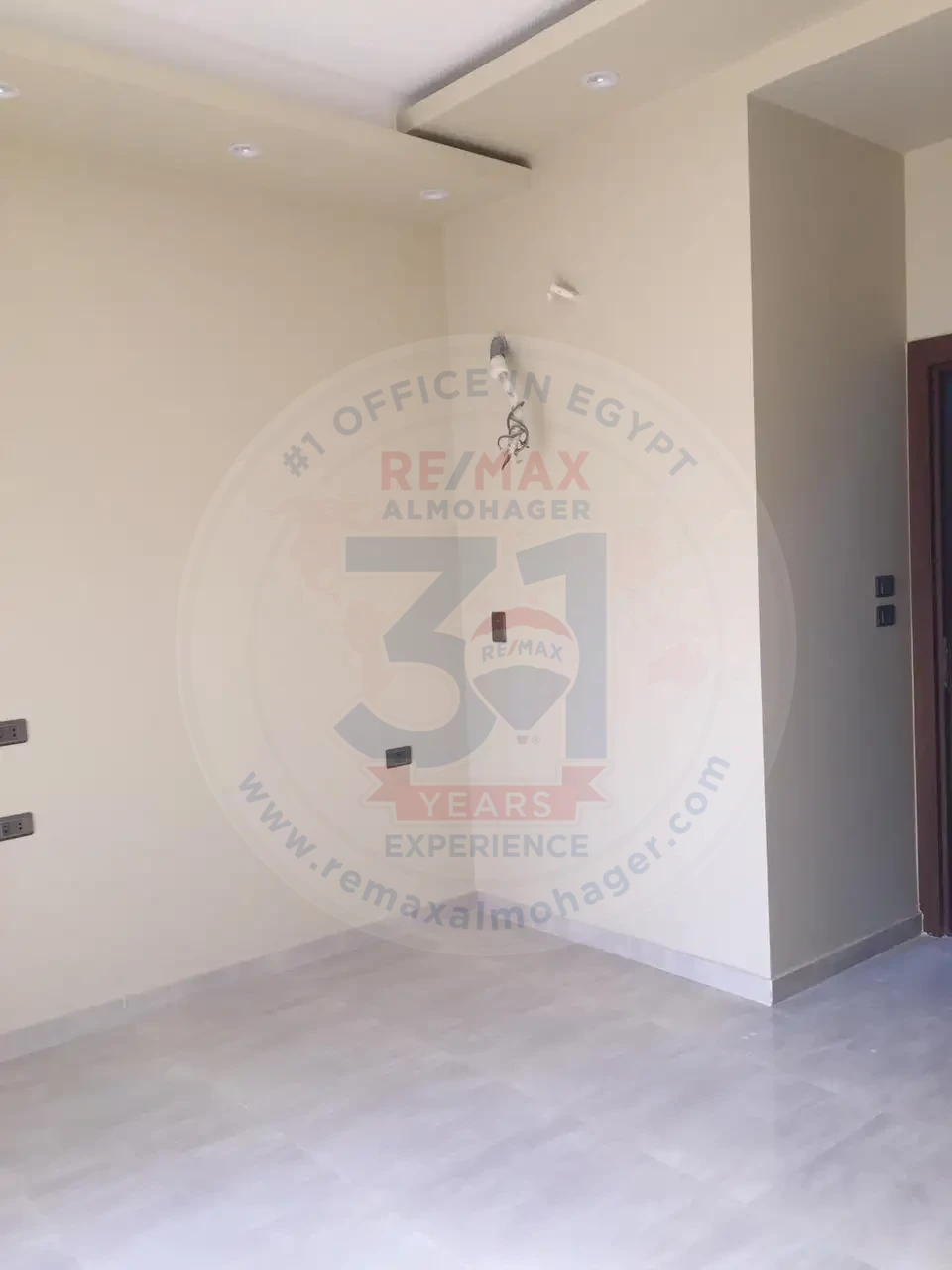 Office for sale near Teseen Street