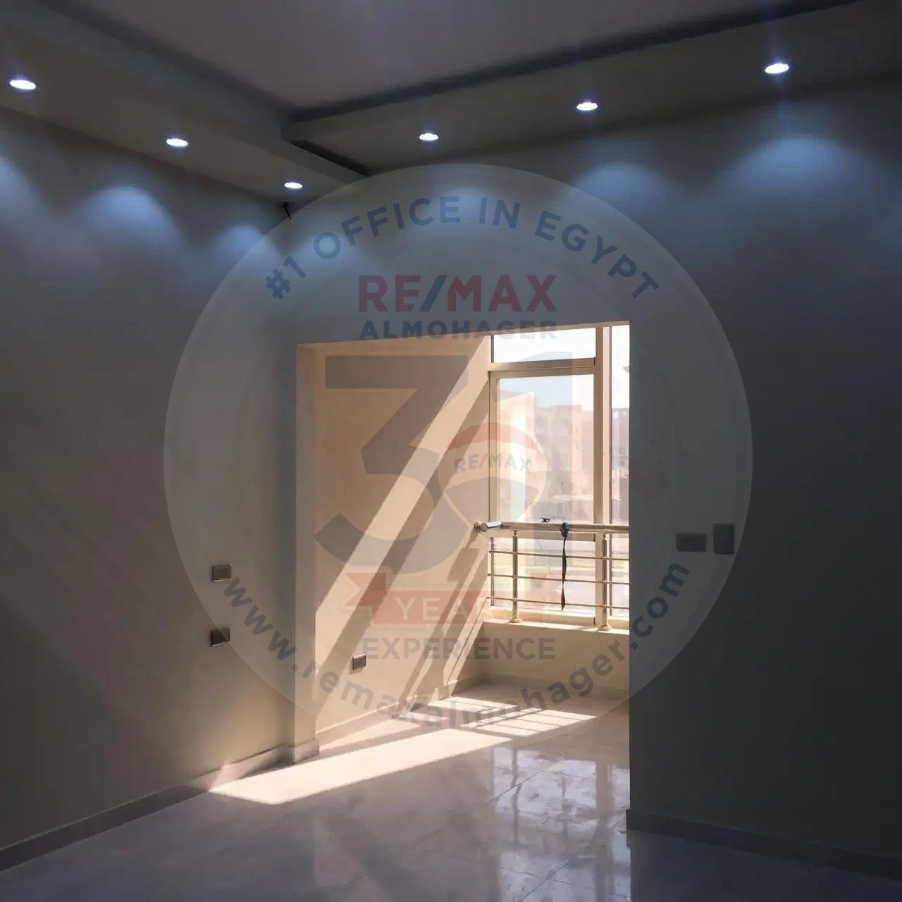 Administrative headquarters in the first floor for sale next to the American University