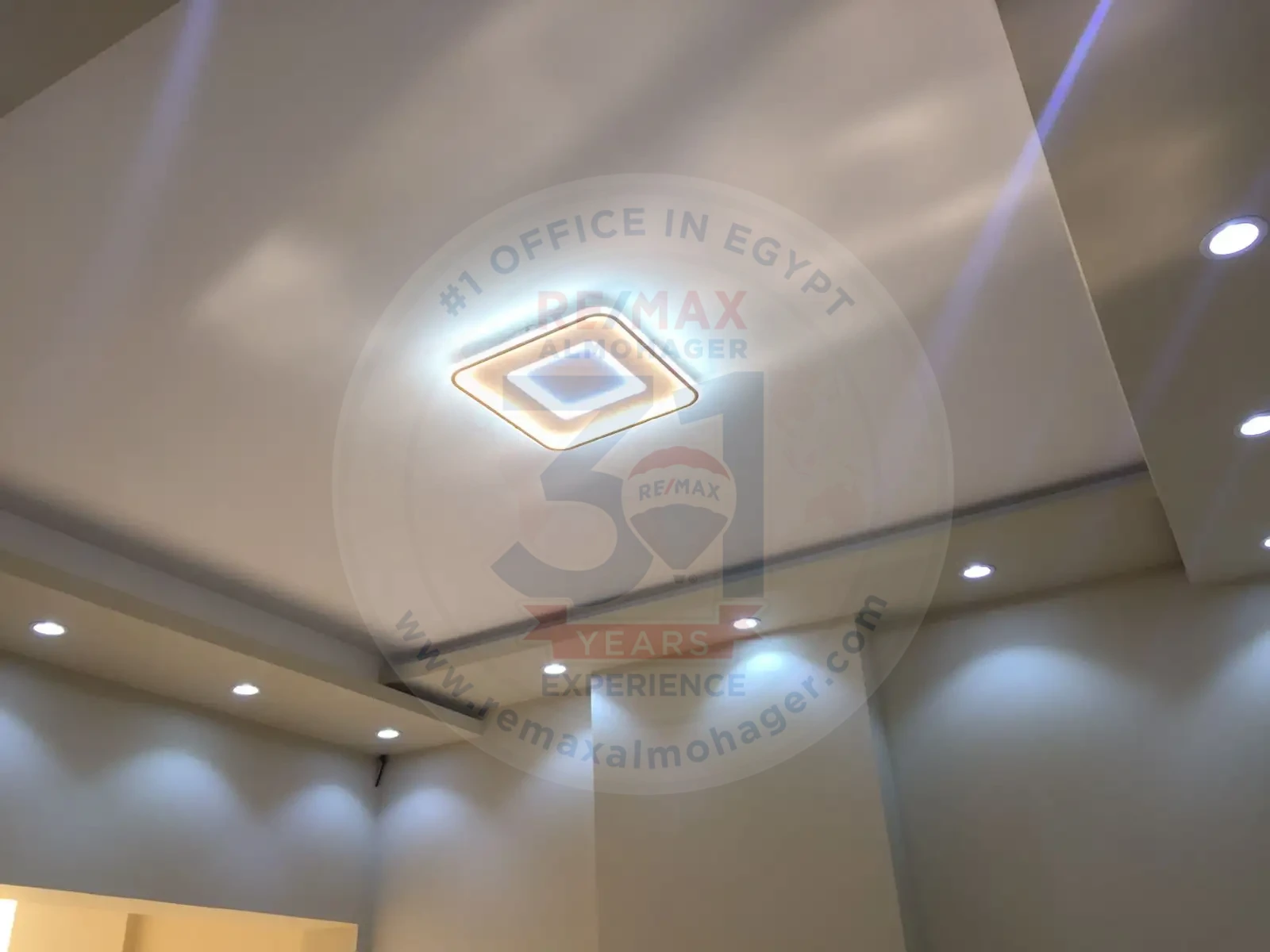 Administrative Headquarters 140m for sale next to the American University