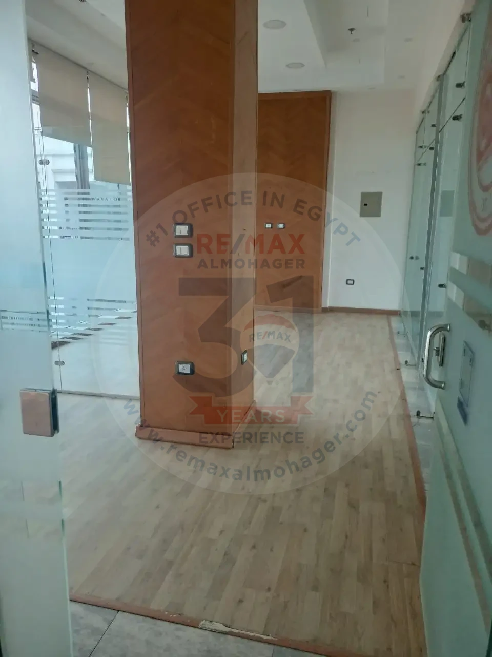 Administrative office for rent, finished, in New Cairo, Top 90
