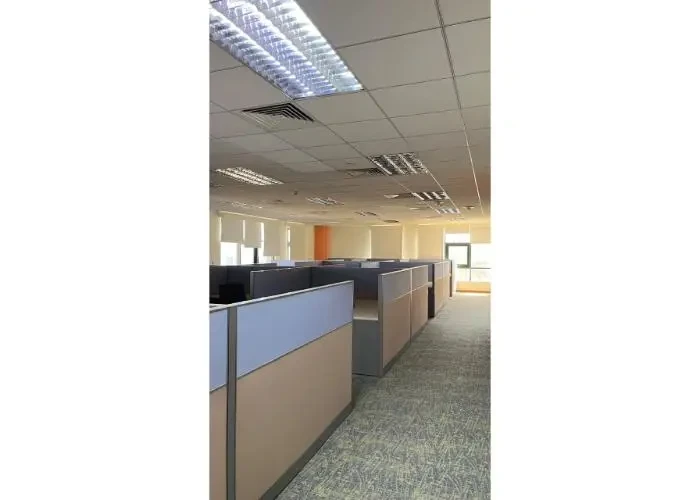 Office space for rent North 90 Street