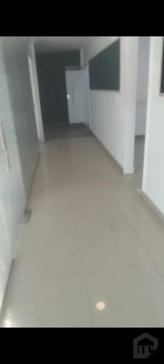 مكتب إداري مميز للإيجار في التسعين الجنوبي